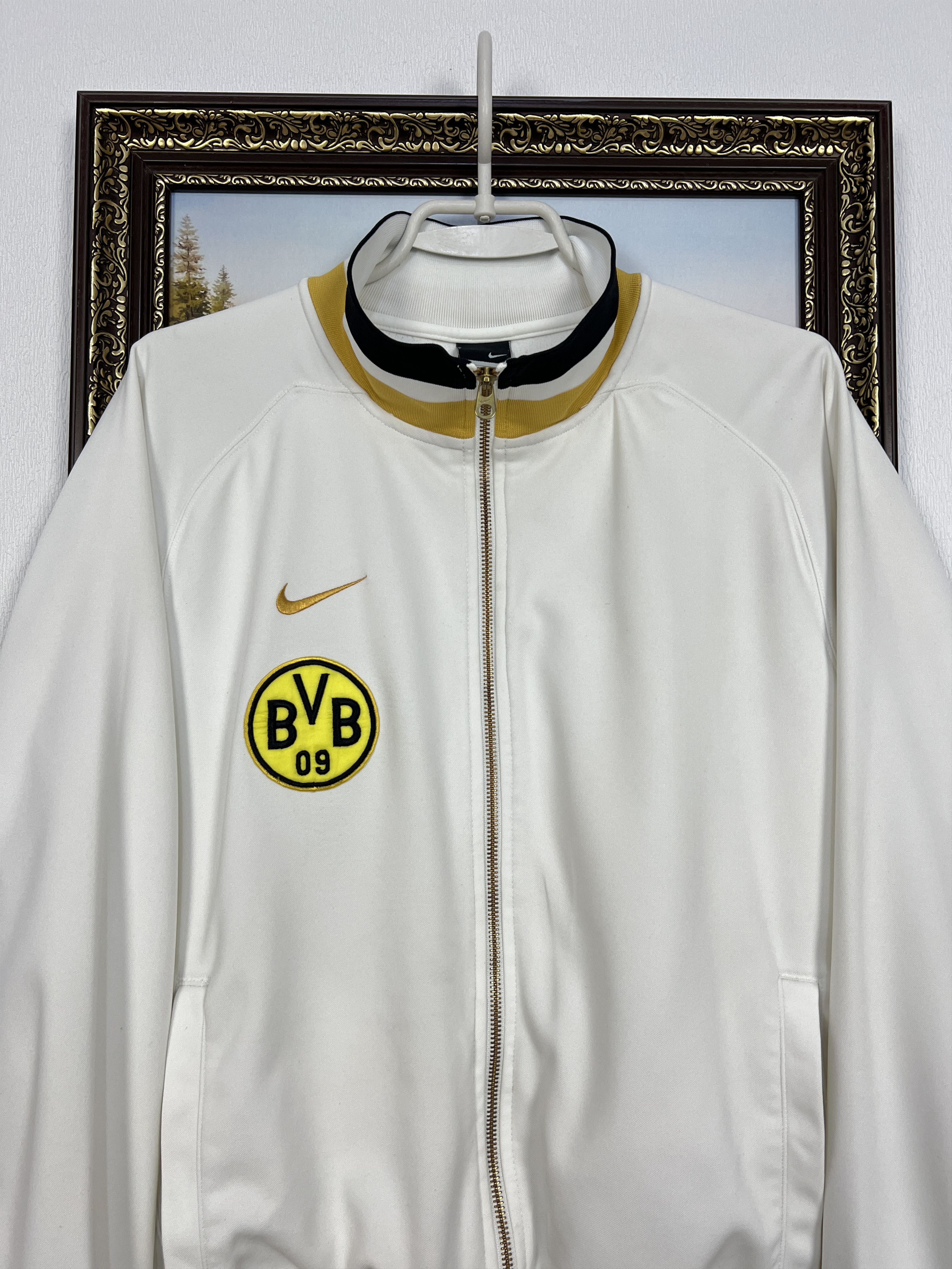 Nike Vintage Nike Borussia Dortmund White Bomber Jacket Football Size US M / EU 48-50 / 2 - 2 Thumbnail