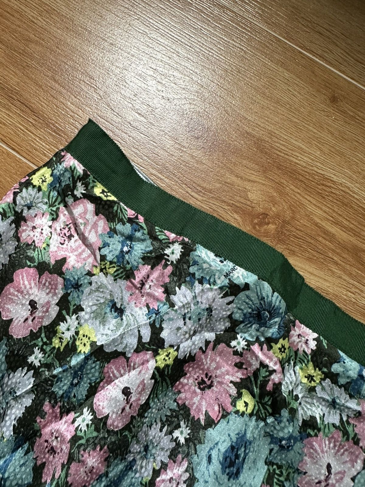 Marc Jacobs Marc Jacobs Green Floral Silk The 40s Skirt Size 25" / US 0 / IT 36 - 13 Thumbnail
