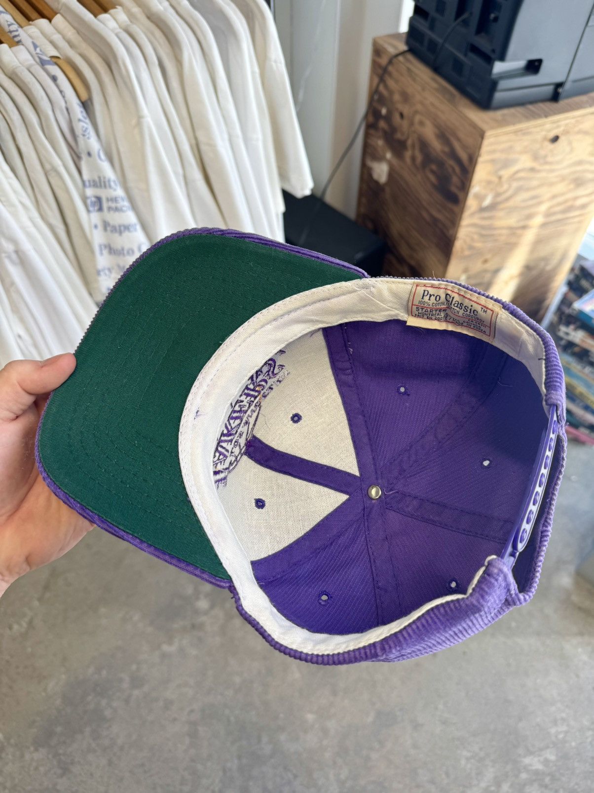 NBA Vintage 90s Lakers Corduroy hat Size ONE SIZE - 3 Thumbnail