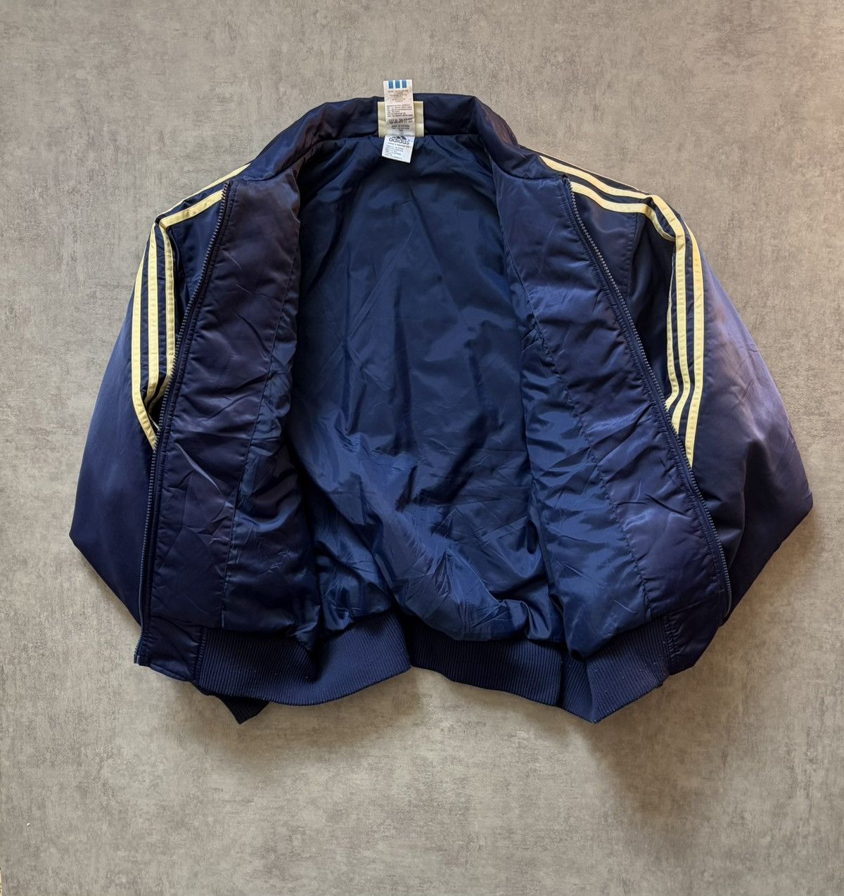 Adidas Adidas vintage retro bomber jacket 90’s big logo zip Size US L / EU 52-54 / 3 - 3 Thumbnail