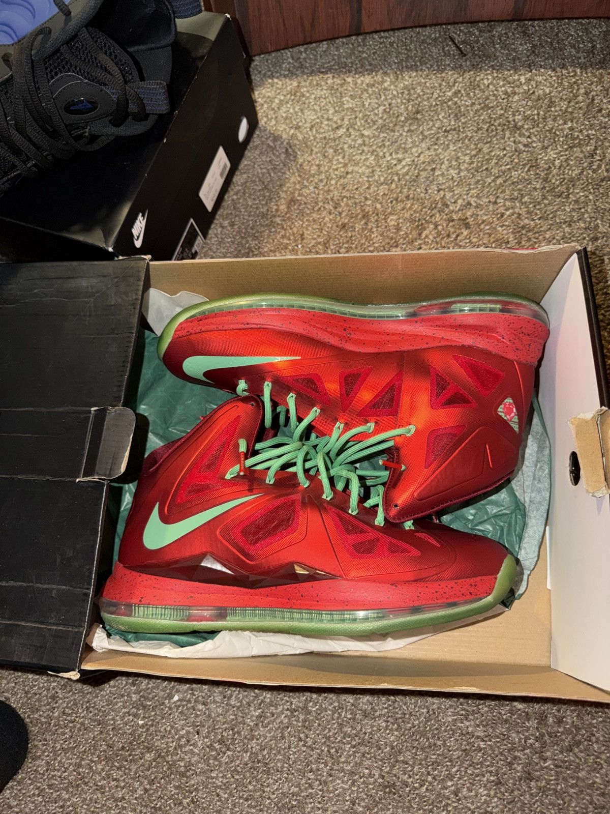 Nike Lebron 10 xmas Size US 11 / EU 44 - 5 Thumbnail