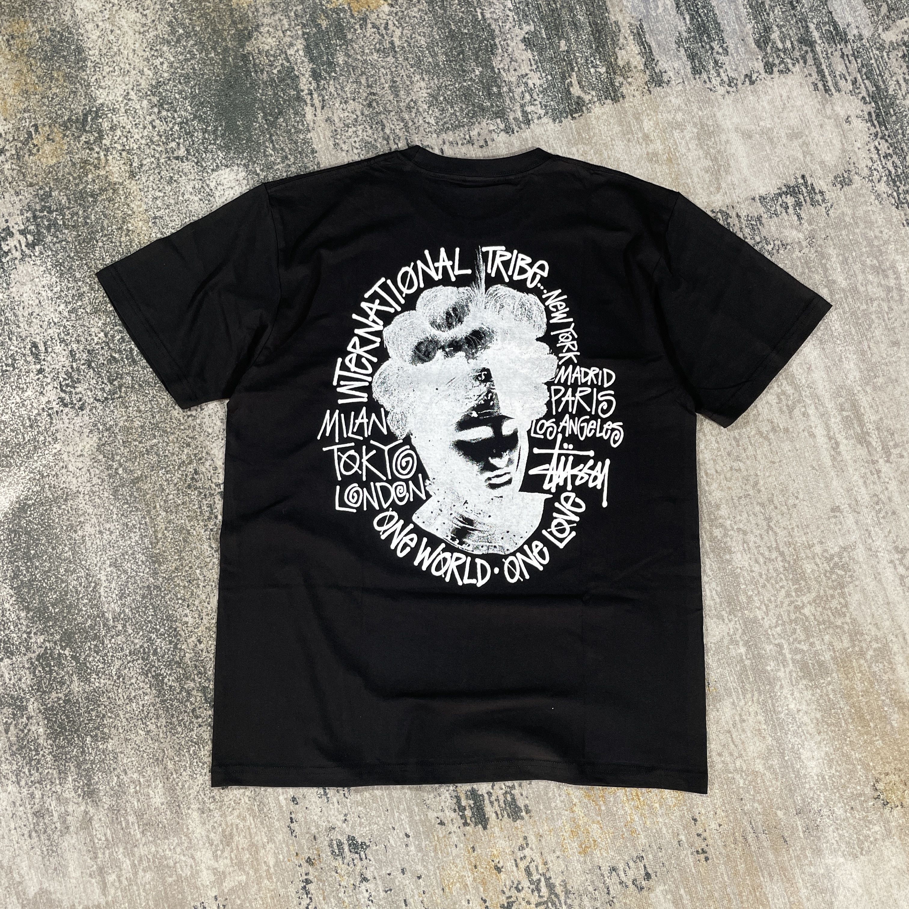 Stussy × Xlarge Stussy Camelot Pig Dyed Tee Black Size US XL / EU 56 / 4 - 1 Thumbnail