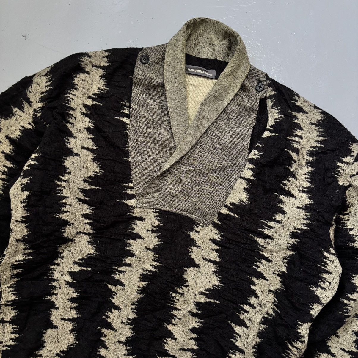 Issey Miyake Vintage 1980s Issey Miyake Ikat Knit Shawl Cardigan Size US S / EU 44-46 / 1 - 4 Thumbnail