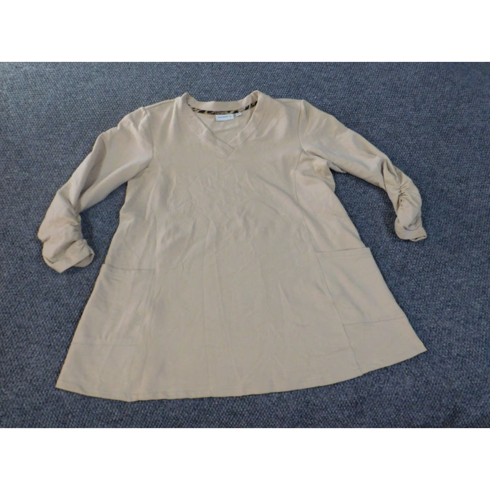 Vintage Susan Graver Blouse Tunic Shirt Womens L Beige Knit Stretch V-Neck Pullover Casual Pockets Cotton Polyester Spandex Knit Short for Spring Summer Size L / US 10 / IT 46 - 4 Thumbnail