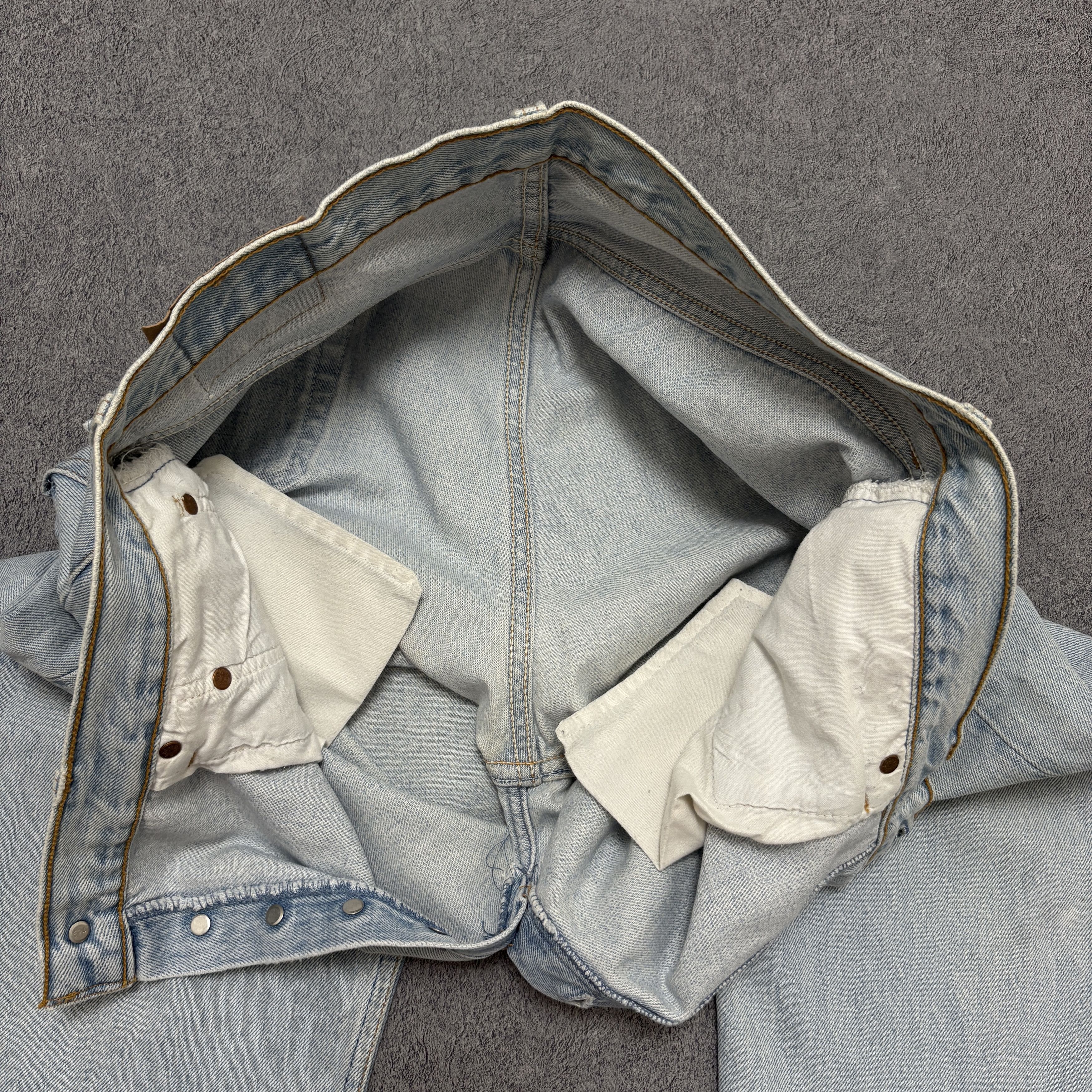 Levi's Vintage Levis 501 Jeans 90s Button Fly 36x34 Made In USA Size US 36 / EU 52 - 10 Thumbnail