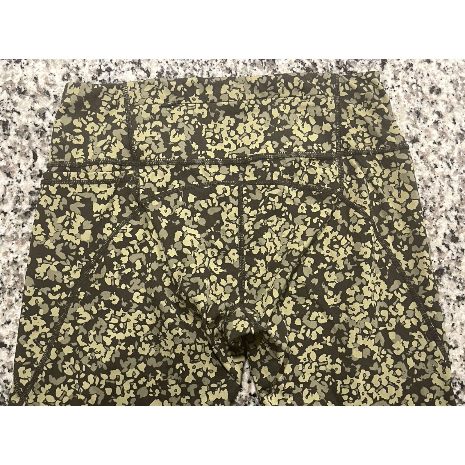 Sweaty Betty SWEATY BETTY Leggings Green Undercover Floral Print 7/8 Medium Size 32" / US 10 / IT 46 - 6 Thumbnail