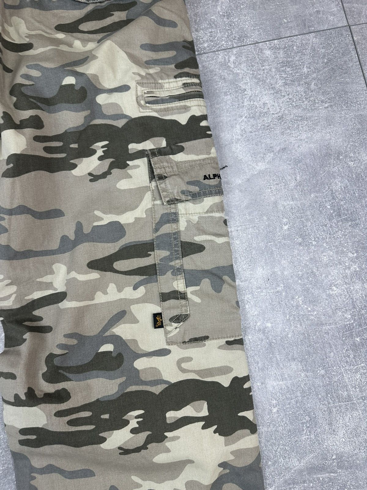 Alpha Industries Alpha Industries Cargo Camo Mens Pants Size US 29 - 15 Thumbnail
