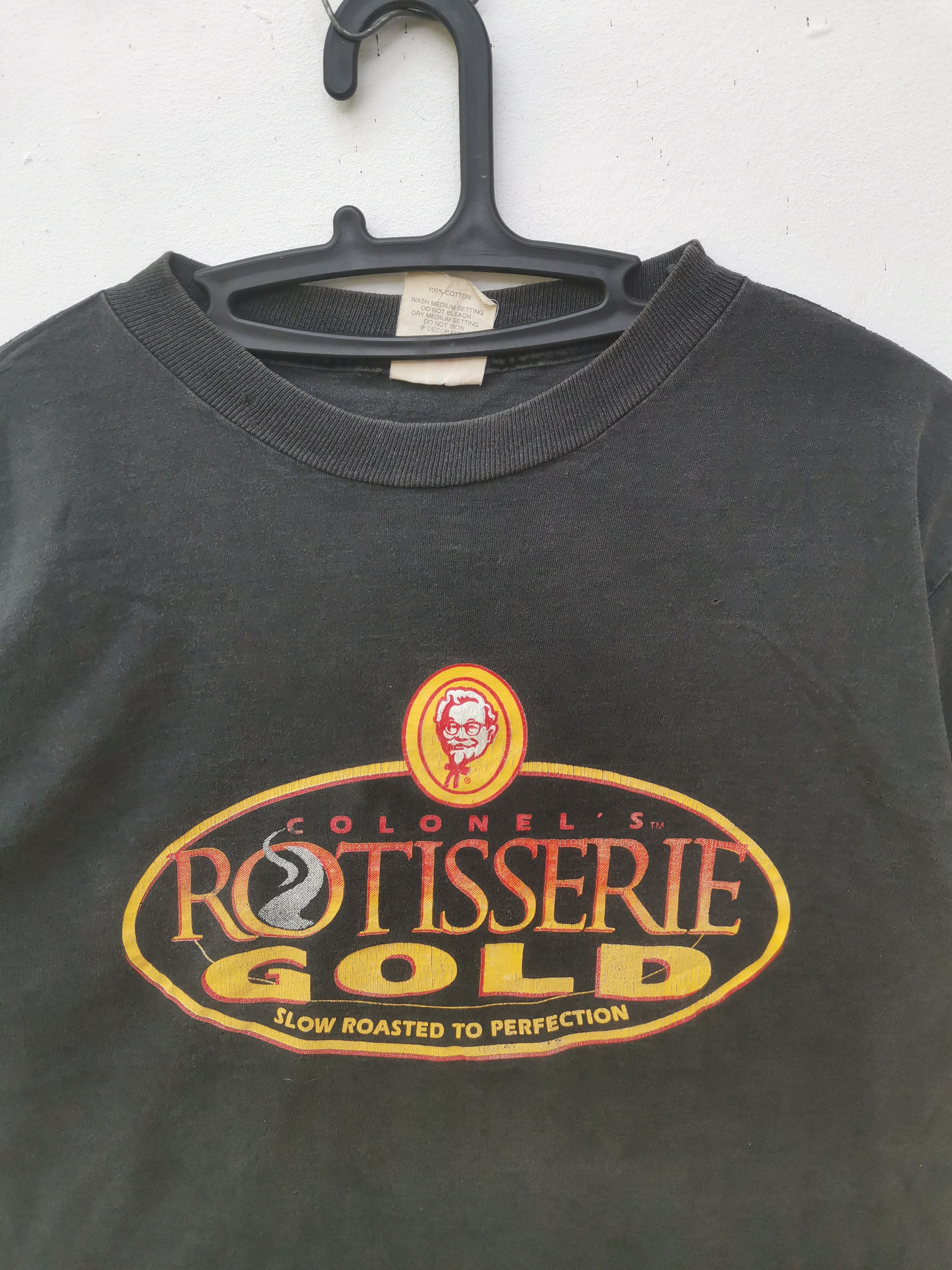 Vintage Rare vintage Colonel's Rotisserie gold t-shirt Size US M / EU 48-50 / 2 - 6 Thumbnail