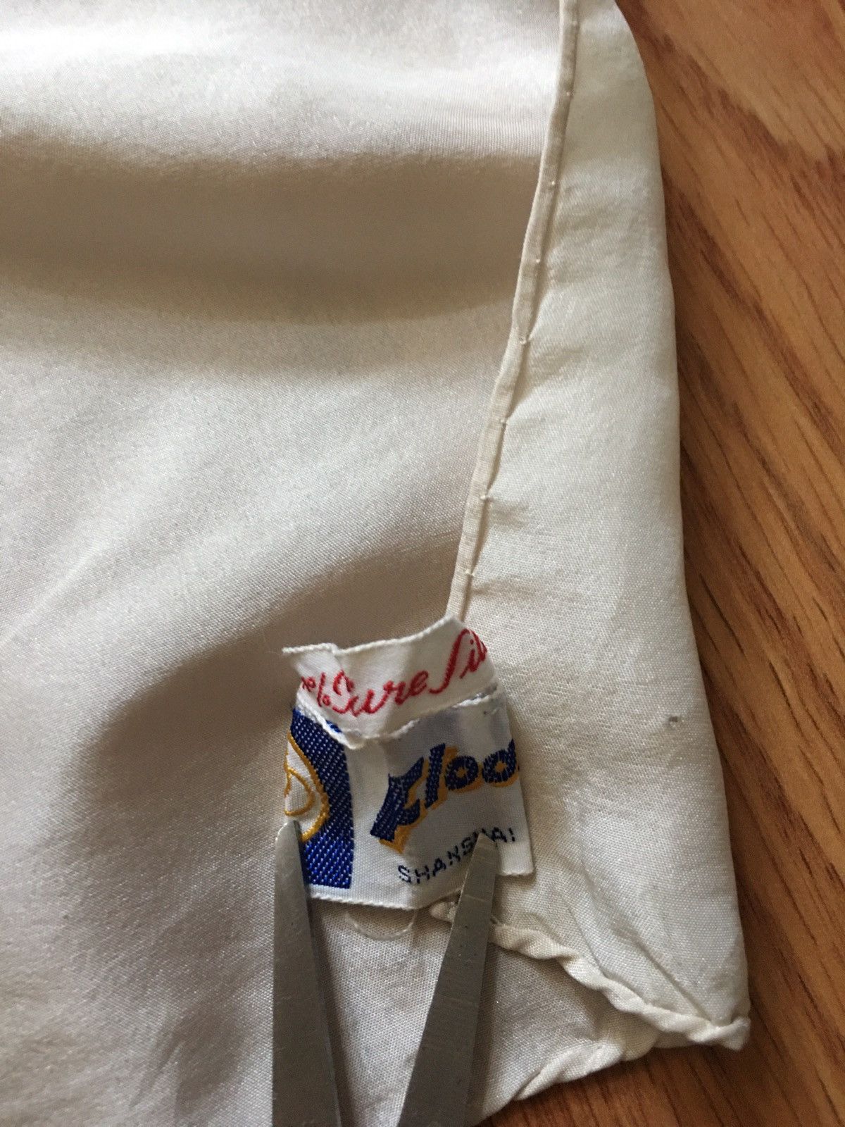 Japanese Brand FLOART’S Vintage Rose Floral Shanghai Silk Scarf Size ONE SIZE - 7 Thumbnail