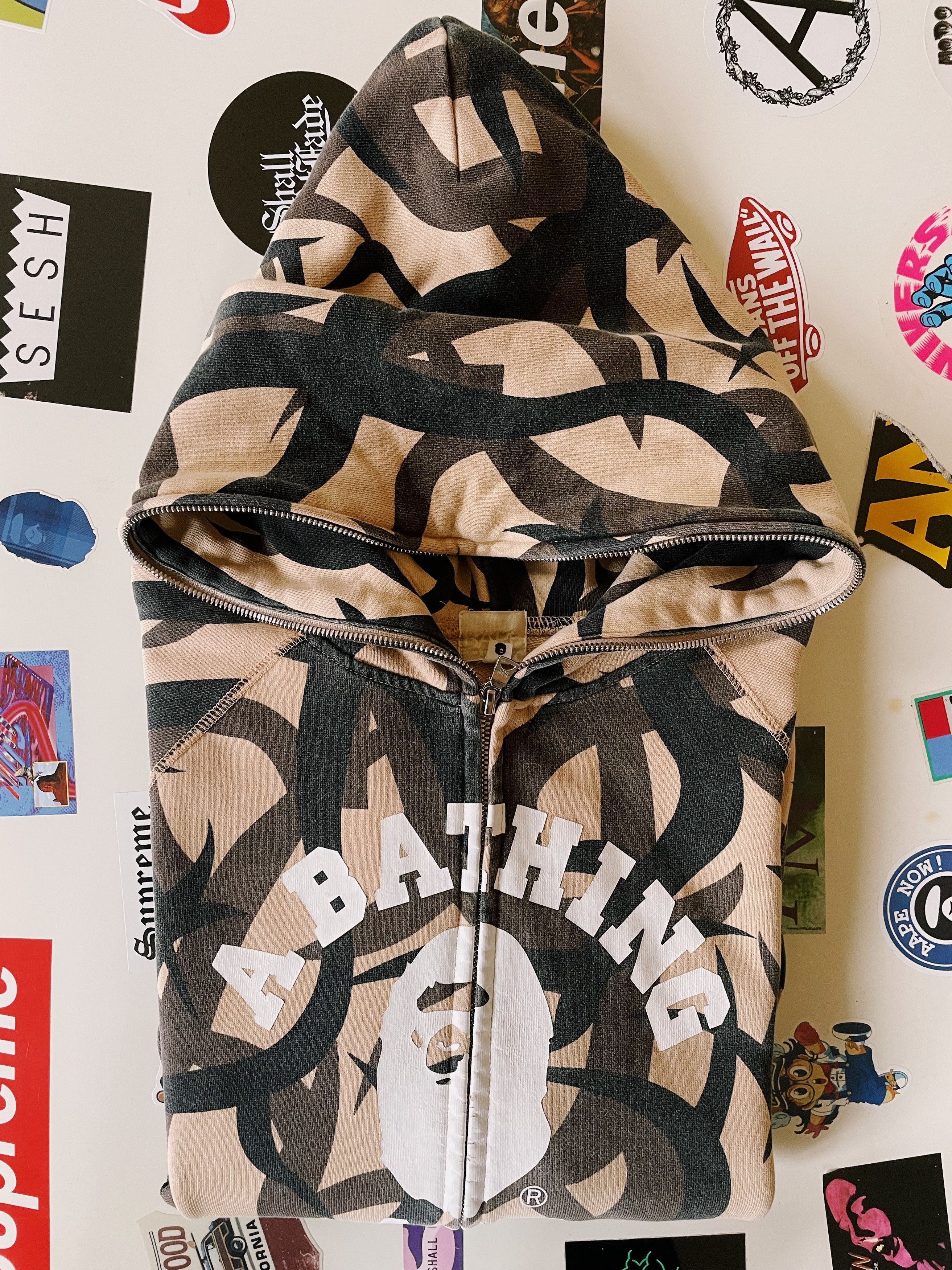 Bape Vintage Y2K Bape Tribal Camo College Logo Full zip Hoodie Size US S / EU 44-46 / 1 - 8 Thumbnail
