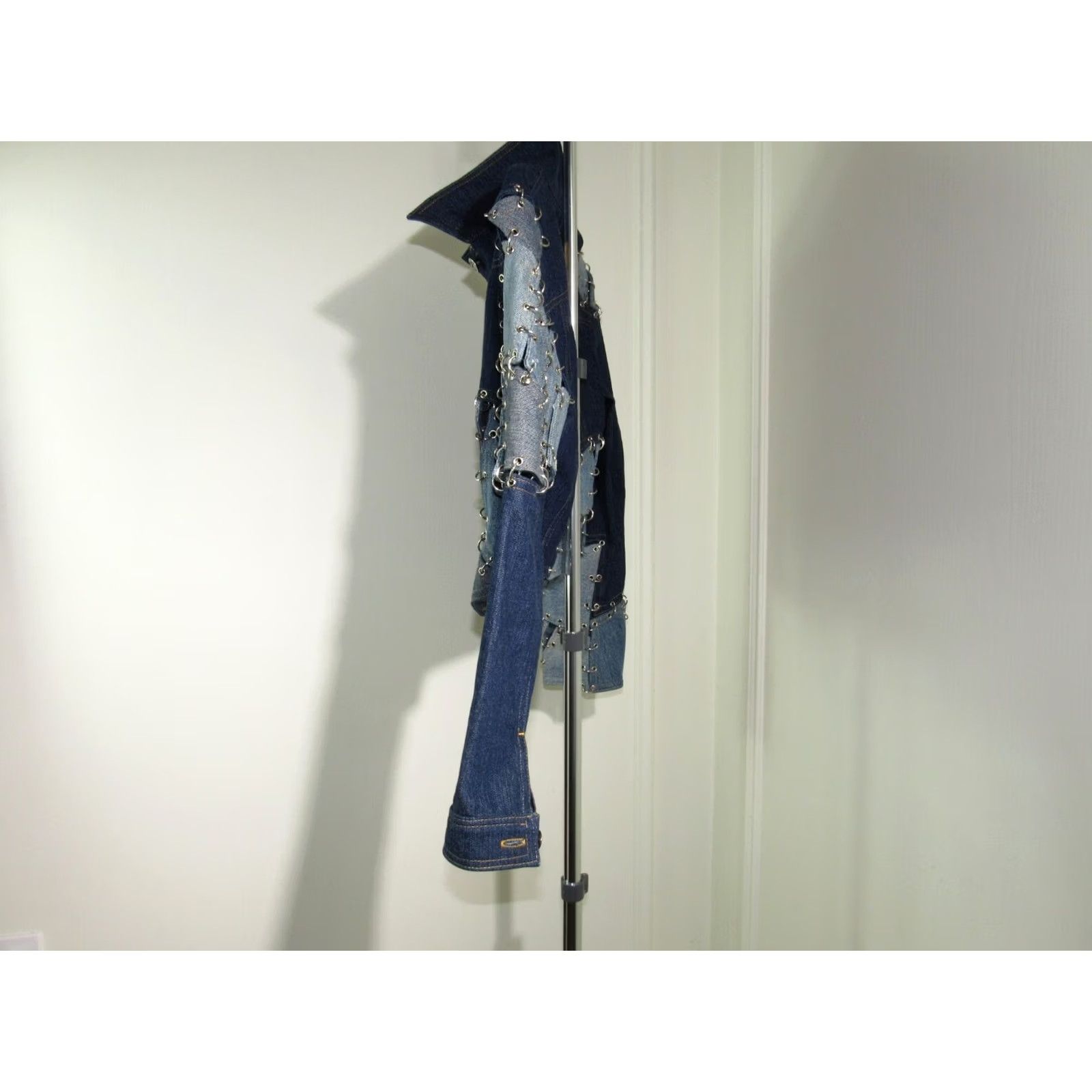 Calvin Klein Calvin Klein Patchwork Denim Jacket XS Women’s Size XS / US 0-2 / IT 36-38 - 7 Thumbnail