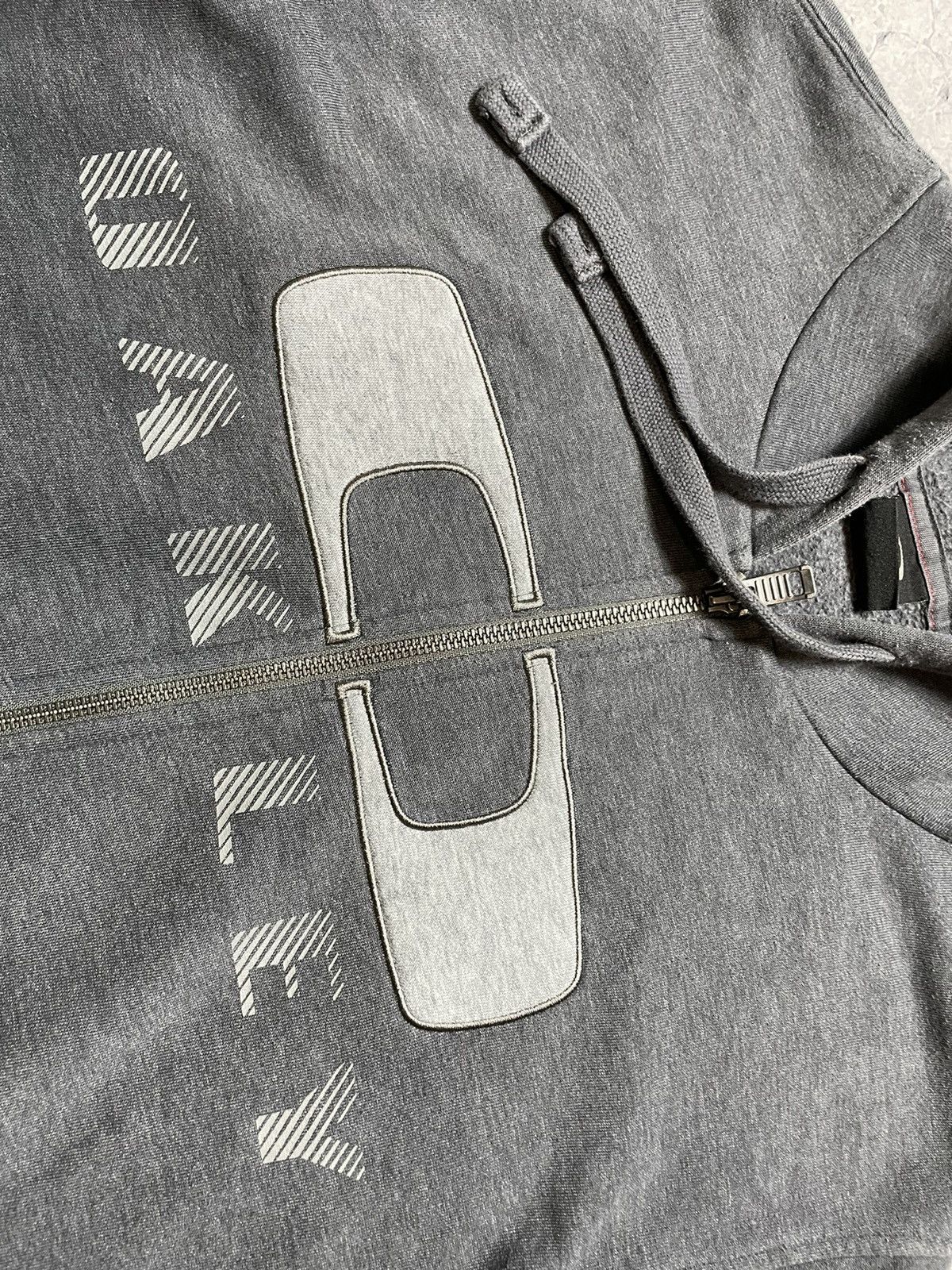 Oakley Vintage Oakley Big Logo Y2K Full Zip Hoodie Size US L / EU 52-54 / 3 - 5 Thumbnail