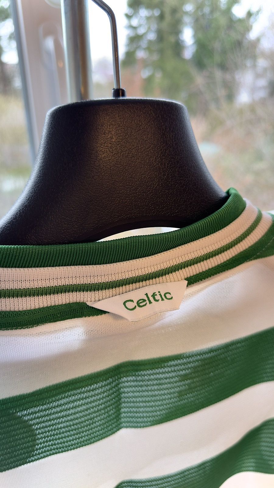 Umbro CELTIC GLASGOW 2001/02 SIZE S UMBRO SHIRT TRICOT Size US S / EU 44-46 / 1 - 8 Thumbnail