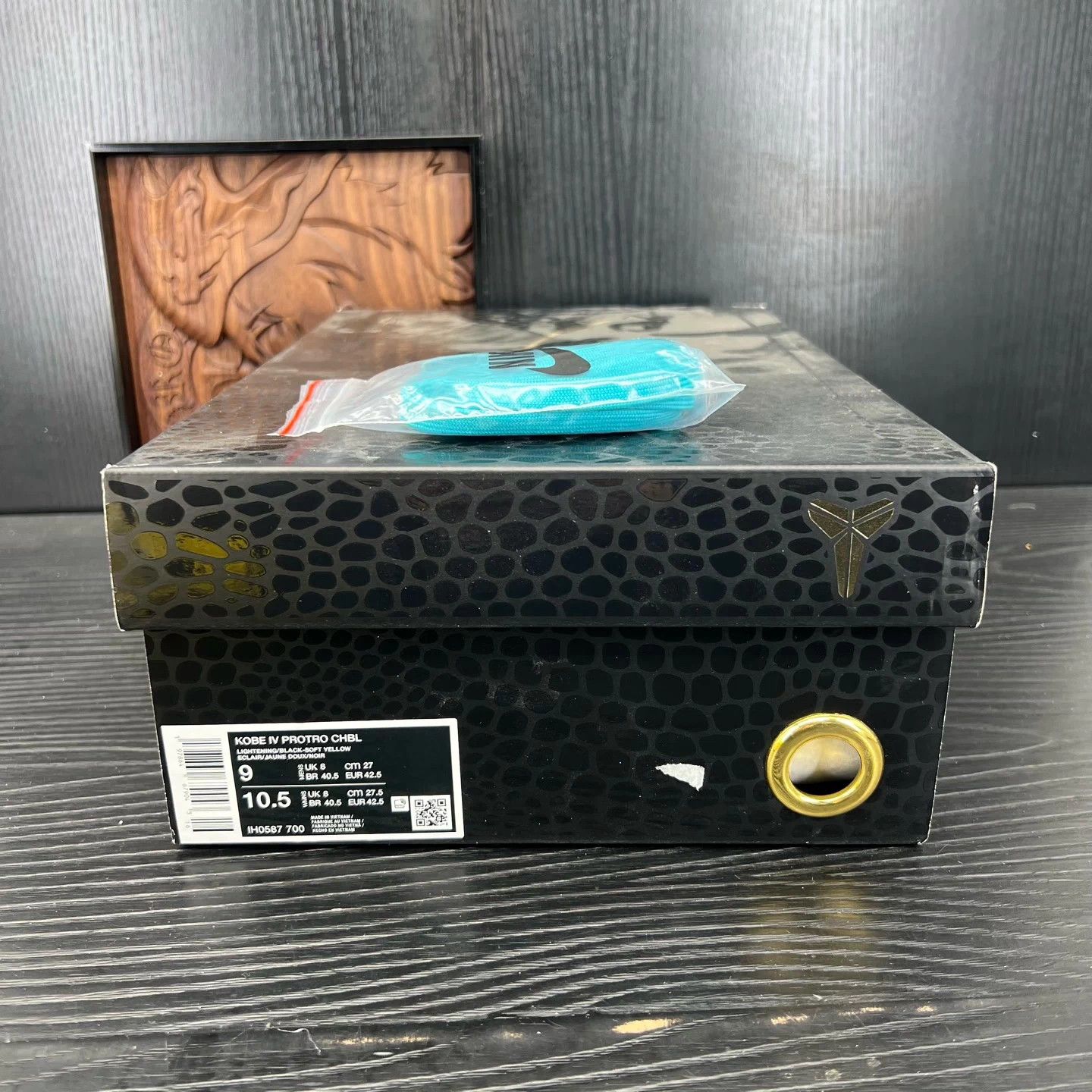 Nike Nike Zoom Kobe 4 Black/Yellow 42.5 Mint Size US 9.5 / EU 42-43 - 9 Thumbnail