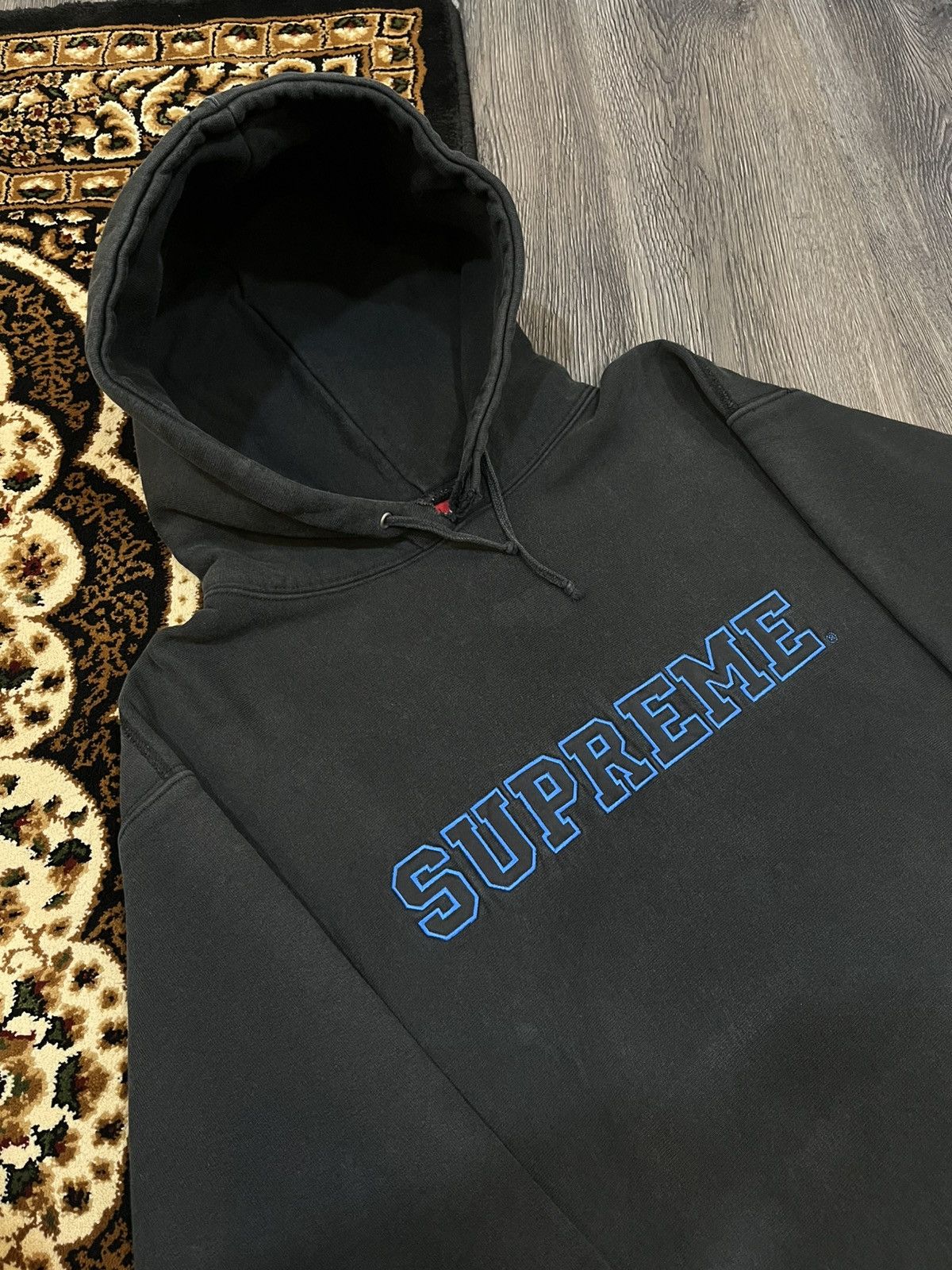 Supreme Supreme Collegiate 00’s Size US L / EU 52-54 / 3 - 2 Thumbnail