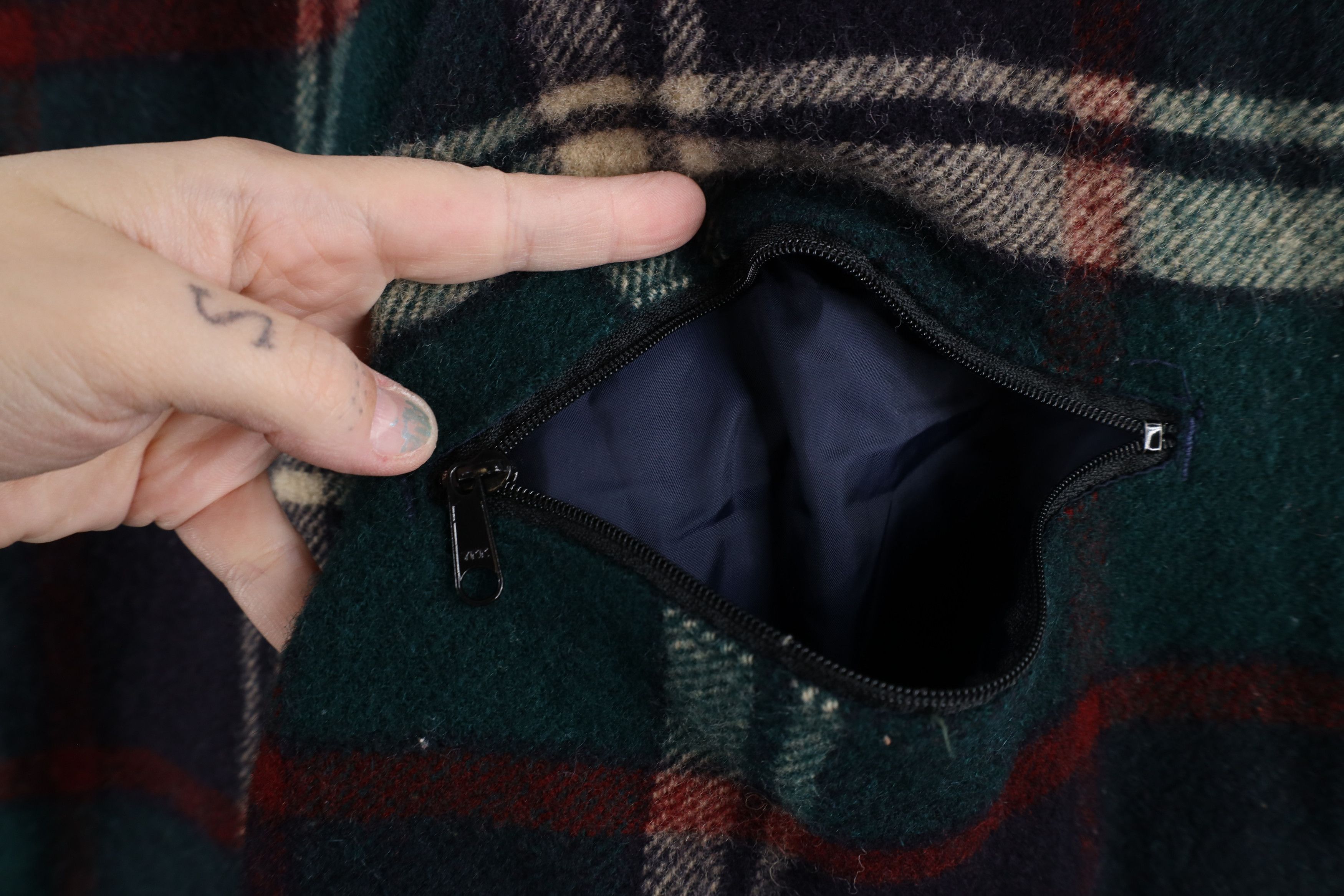 Vintage × Woolrich Woolen Mills Vintage 90s Woolrich Spell Out Wool Line Hooded Parka Jacket Size US L / EU 52-54 / 3 - 11 Thumbnail