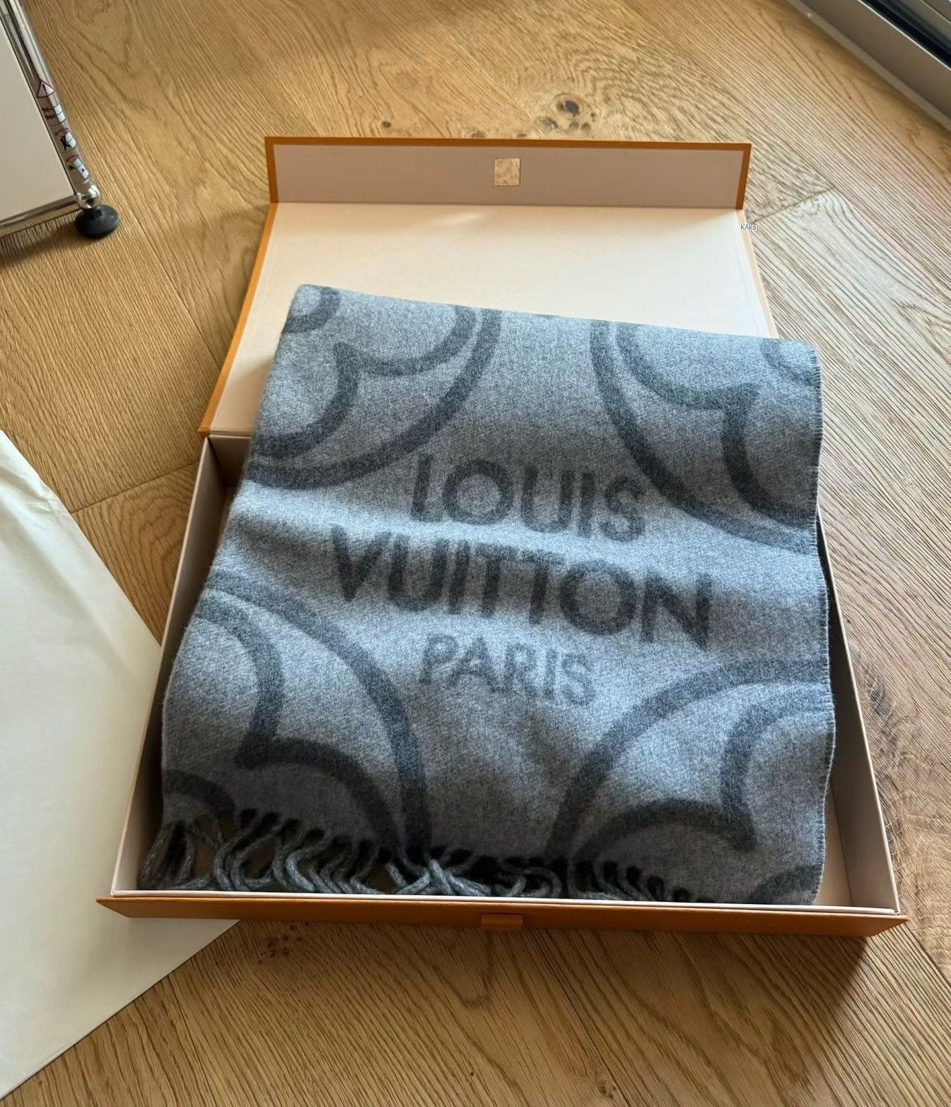 Louis Vuitton Louis Vuitton Gray Monogram Cashmere Scarf Size ONE SIZE - 1 Preview
