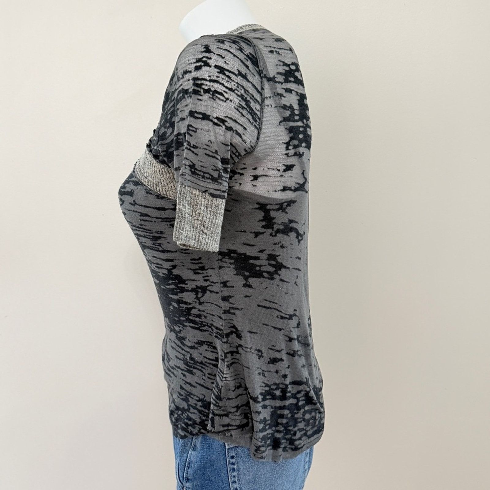 Almost Famous Almost Famous Y2K Gray burnout Henley sheer v-neck top Size M / US 6-8 / IT 42-44 - 6 Thumbnail