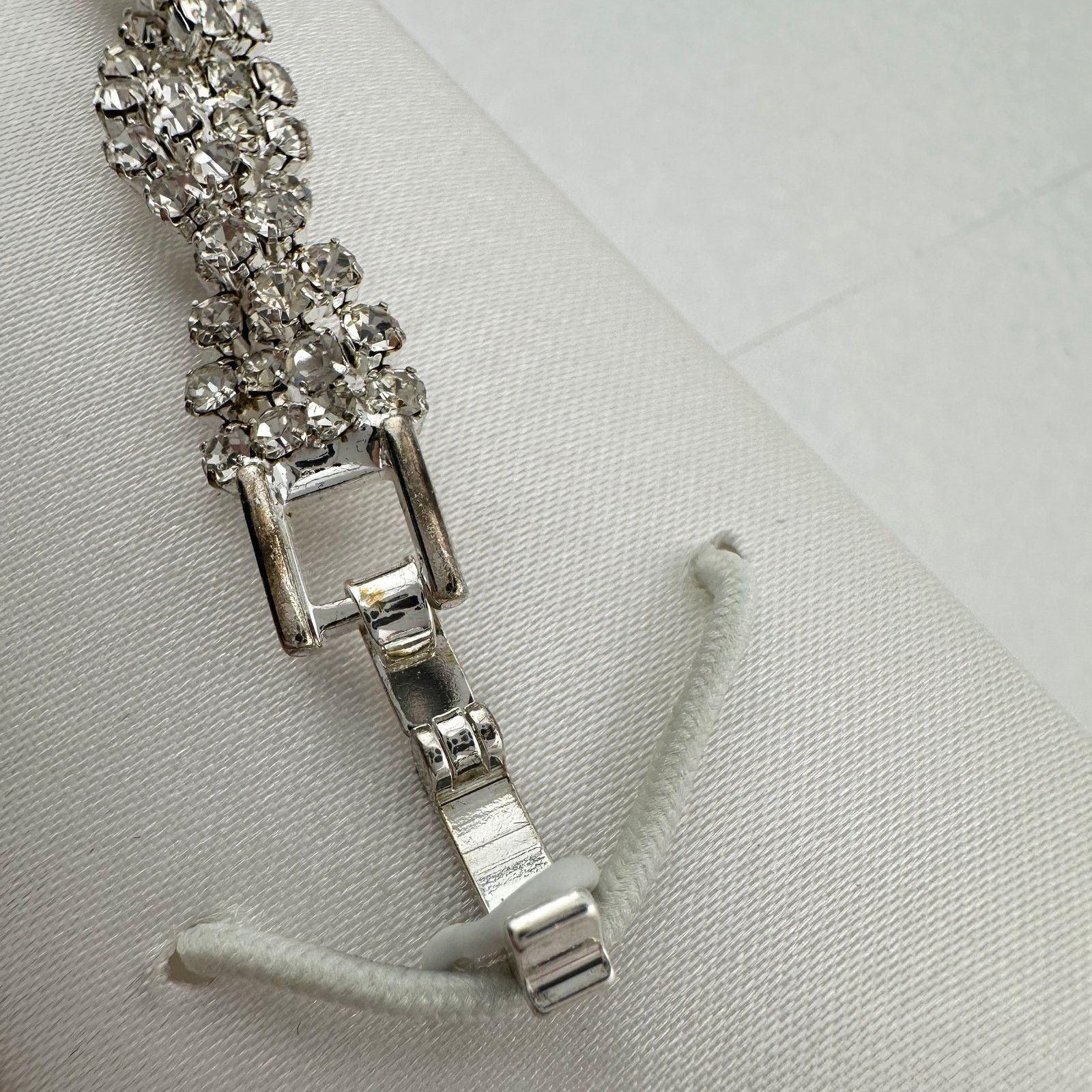 Other Friedman Jewelers Shimmering White Crystal Bracelet In Box Size ONE SIZE - 9 Thumbnail