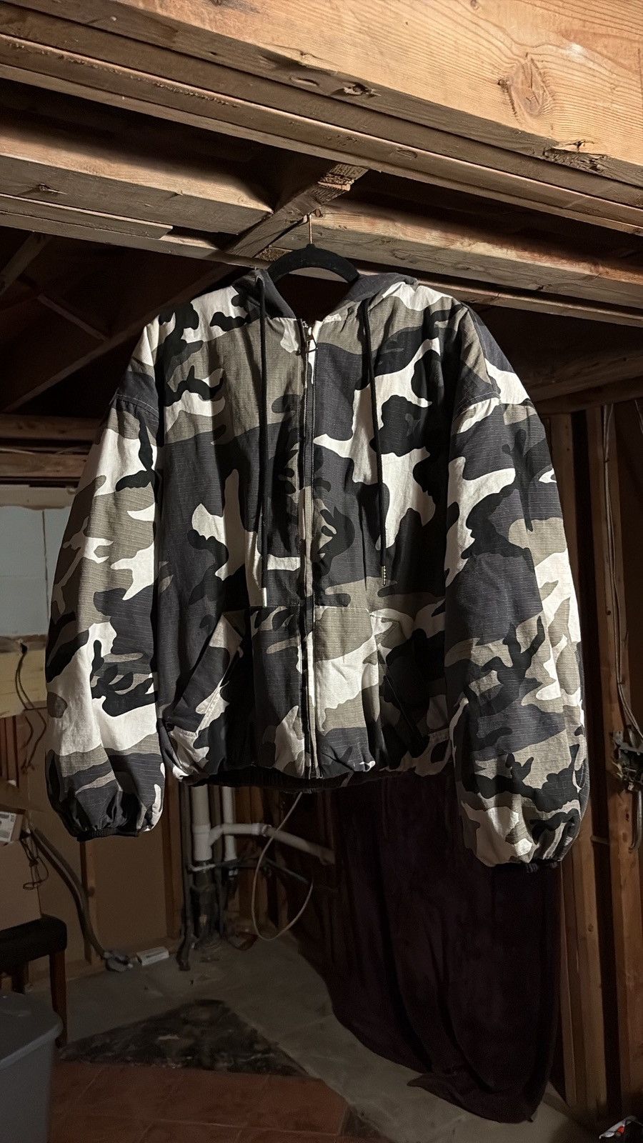 The GV Gallery Raspberry Hills camo bomber Size US L / EU 52-54 / 3 - 1 Thumbnail