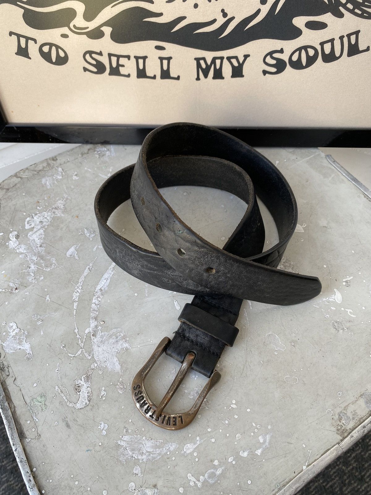 Levi's Vintage Levi’s Distressed Silver Buckle Logo Belts Leather Size ONE SIZE - 7 Thumbnail