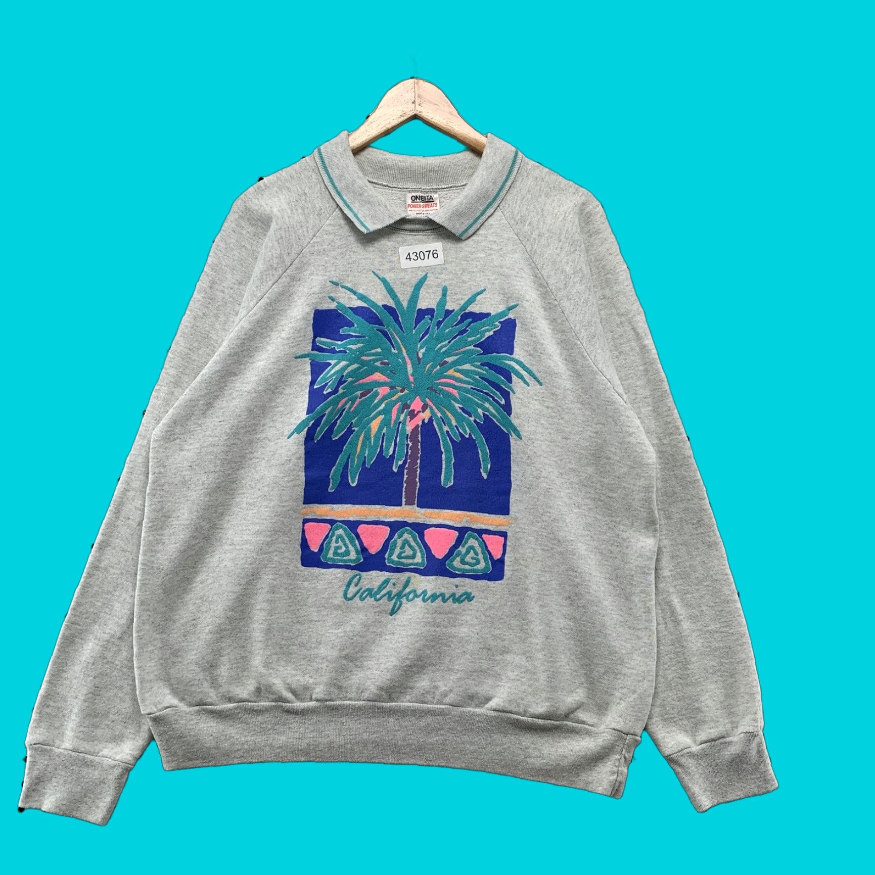 Vintage VINTAGE Oneita California Palm Trees Collared Sweatshirt Womens XL Gray Fleece USA - Pullover, Long Sleeve, Logo, Winter/Spring, Adult Women Size XL / US 12-14 / IT 48-50 - 1 Thumbnail