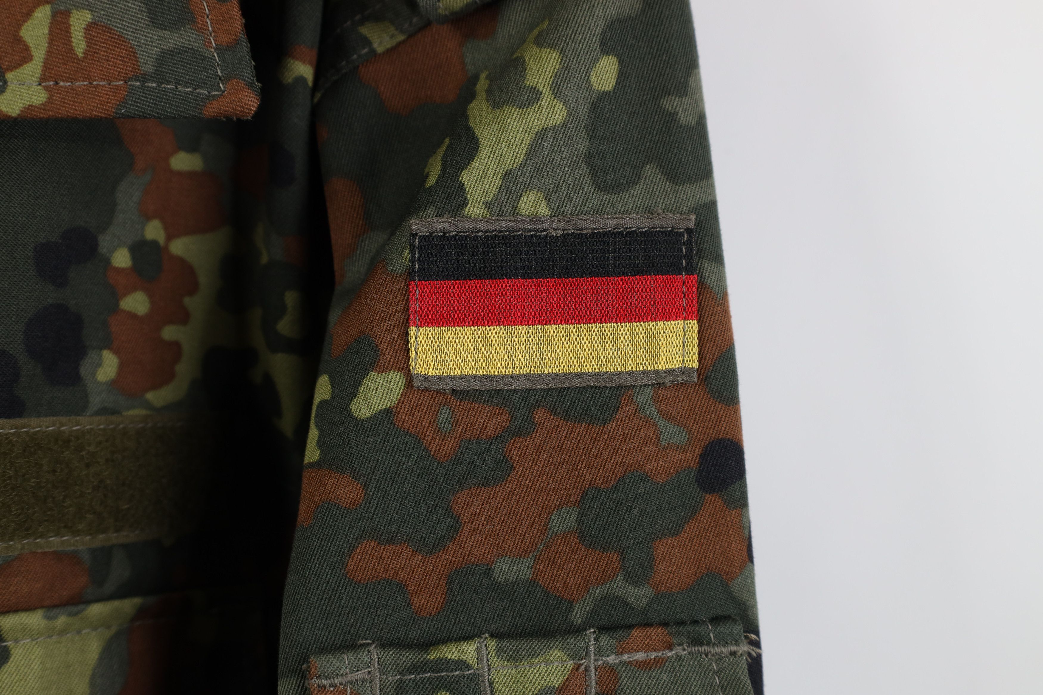 Vintage Vintage 90s German Military Camouflage Field Combat Jacket Size US L / EU 52-54 / 3 - 4 Thumbnail