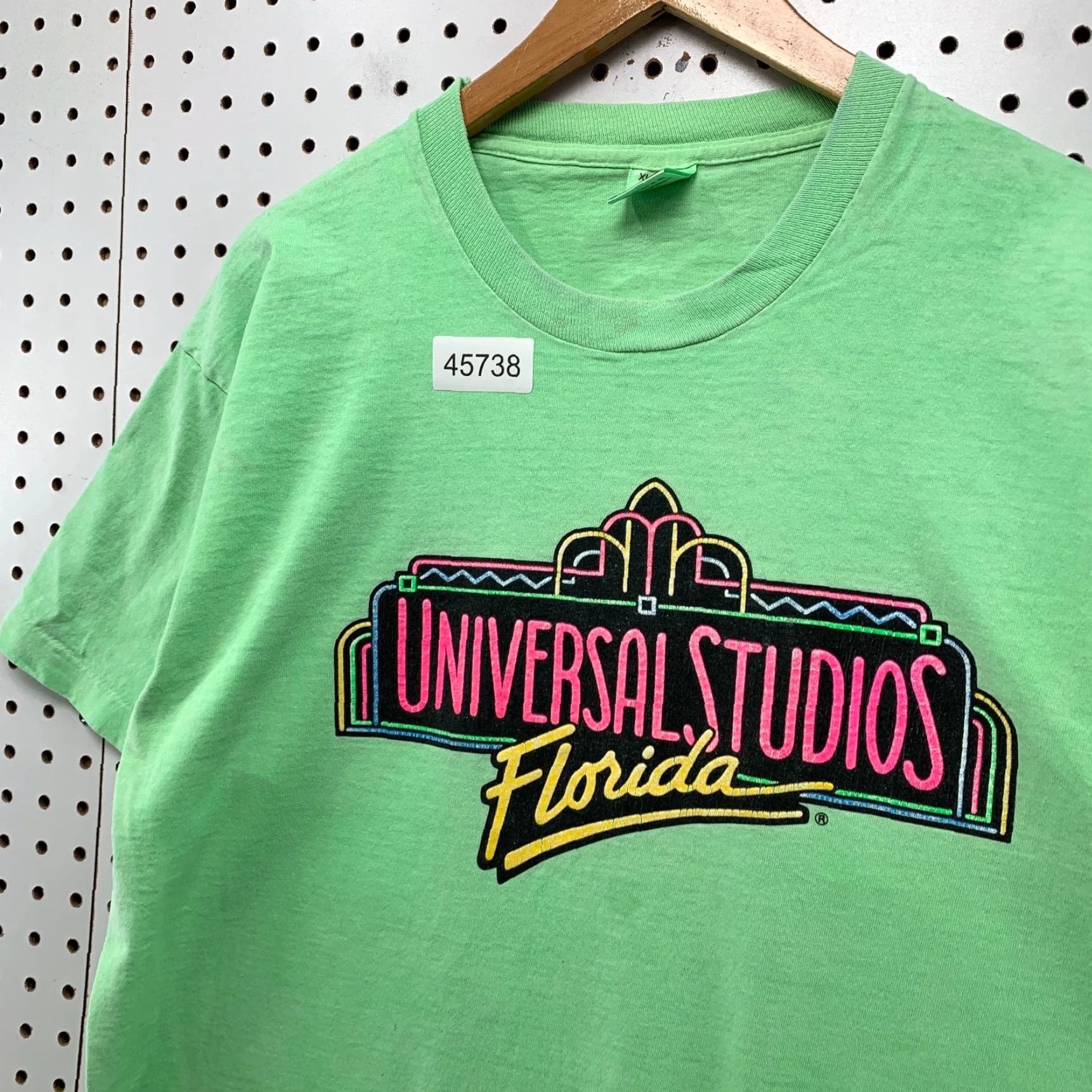 Fruit Of The Loom VINTAGE Universal Studios Florida Shirt Men XL Green 90s Single Stitch Made USA Size US XL / EU 56 / 4 - 4 Thumbnail
