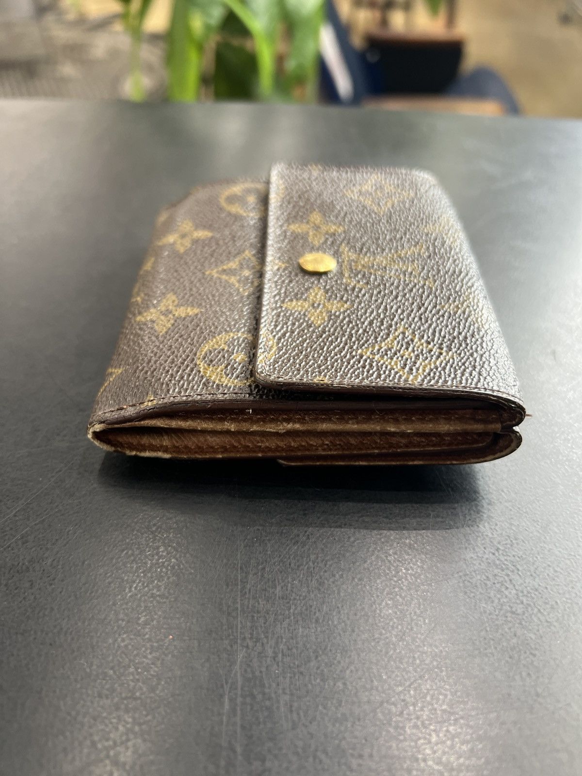 Louis Vuitton × Vintage Louis Vuitton Monogram Leather Button Fold Wallet Size ONE SIZE - 3 Thumbnail