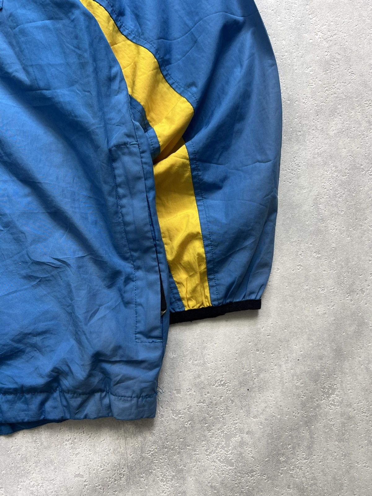 Nike ACG 00’s NIKE ACG VINTAGE SWOOSH LOGO Y2K JACKET RARE Size US L / EU 52-54 / 3 - 2 Thumbnail