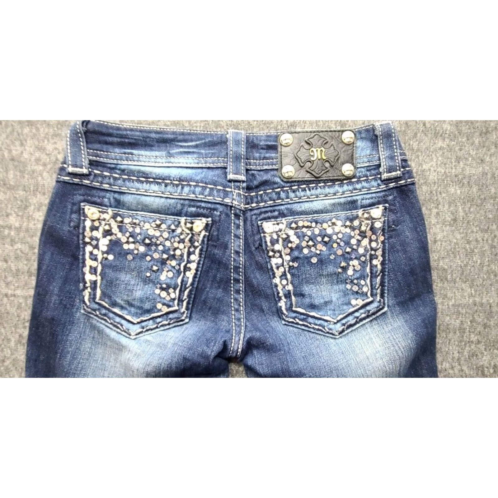 Miss Me Miss Me Capris Womens 25 Regular Low Rise Embroidered Rhinestone Denim Jeans American Cowboy Western Theme Girls Womens Size ONE SIZE - 2 Thumbnail