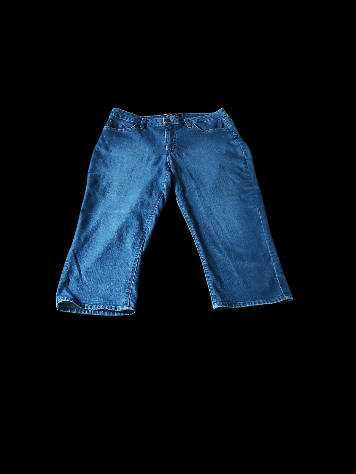 Designer Riders by Lee Women's Blue Denim Mid Rise Capri Shorts Size 36" / US 14 / IT 50 - 1 Thumbnail