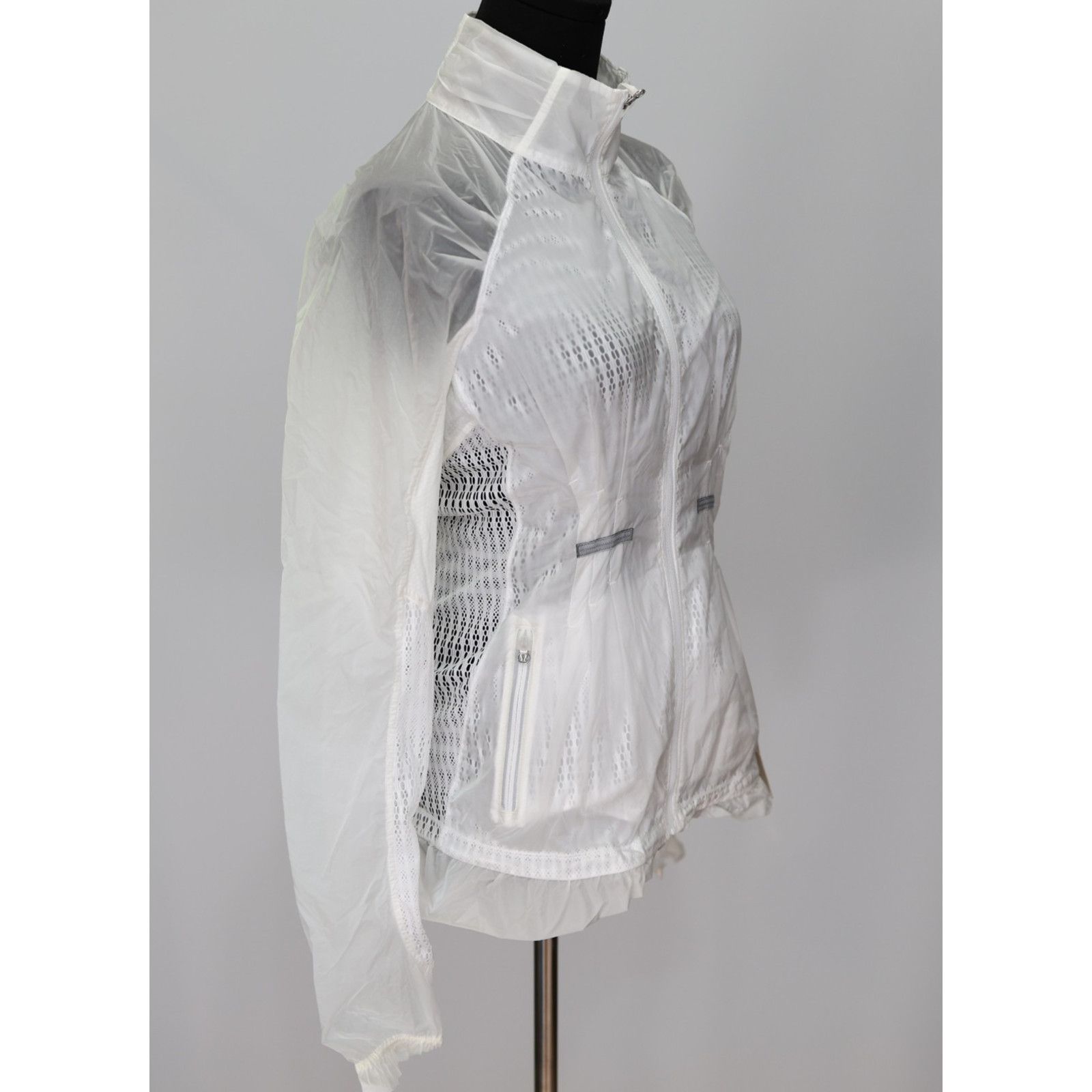 Lululemon NWT LULULEMON Run Wild Mesh Zip Up Running Jacket Sz 4 $118 Size S / US 4 / IT 40 - 3 Thumbnail