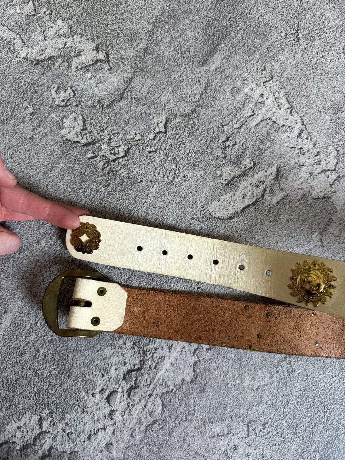 Etro 90s Retro vintage leather belt iconic cows 🐄 metal details Size ONE SIZE - 7 Thumbnail