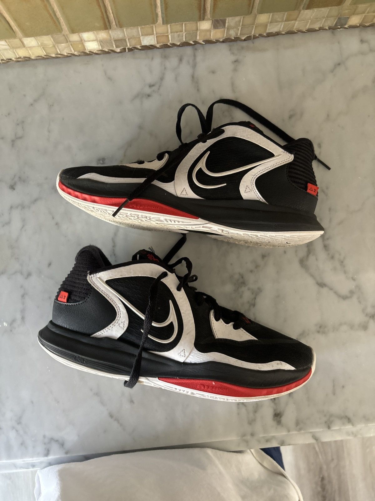 Nike Kyrie Low 5 Dominoes 7.5 Used No Box Size US 7.5 / EU 40-41 - 1 Thumbnail