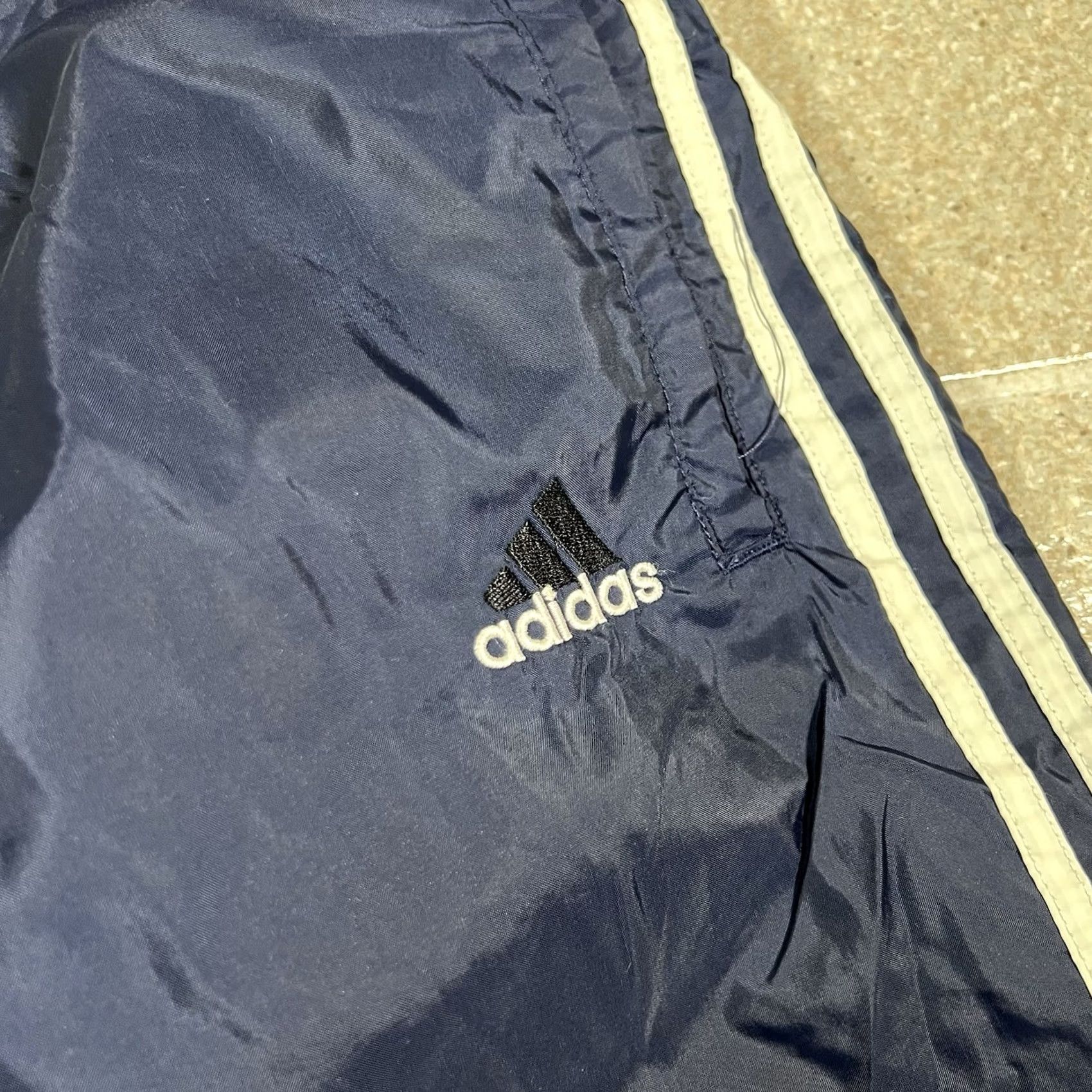 Adidas VINTAGE adidas Track Pants Mens 2XL Blue Lined 3 Stripe Windbreaker Tear Away Pants Mens 2XL Blue Striped Activewear Size US 39 - 5 Thumbnail