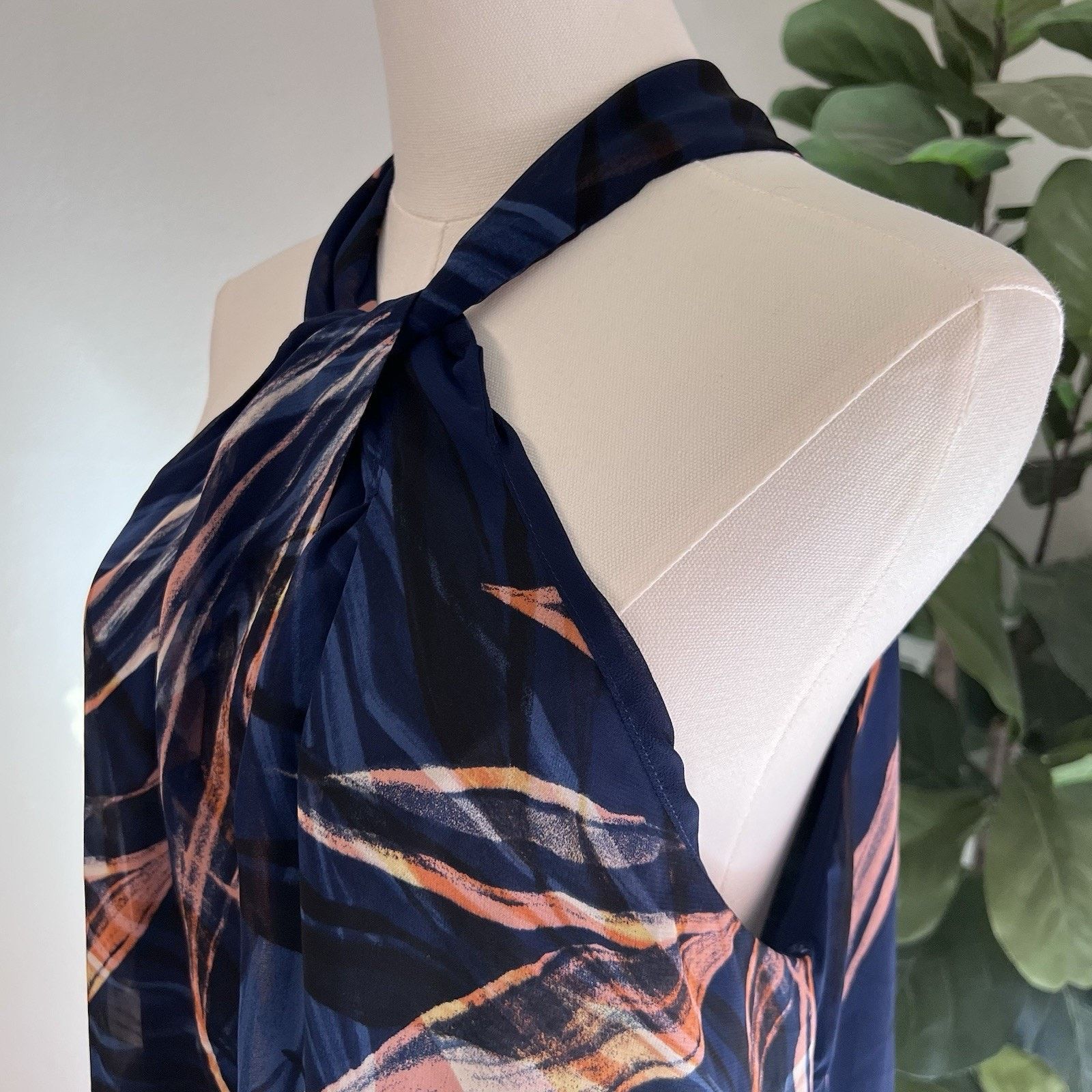 Other ASTR (L) Halter Chiffon Overlay Shift Dress Keyhole Floral Size L / US 10 / IT 46 - 1 Thumbnail