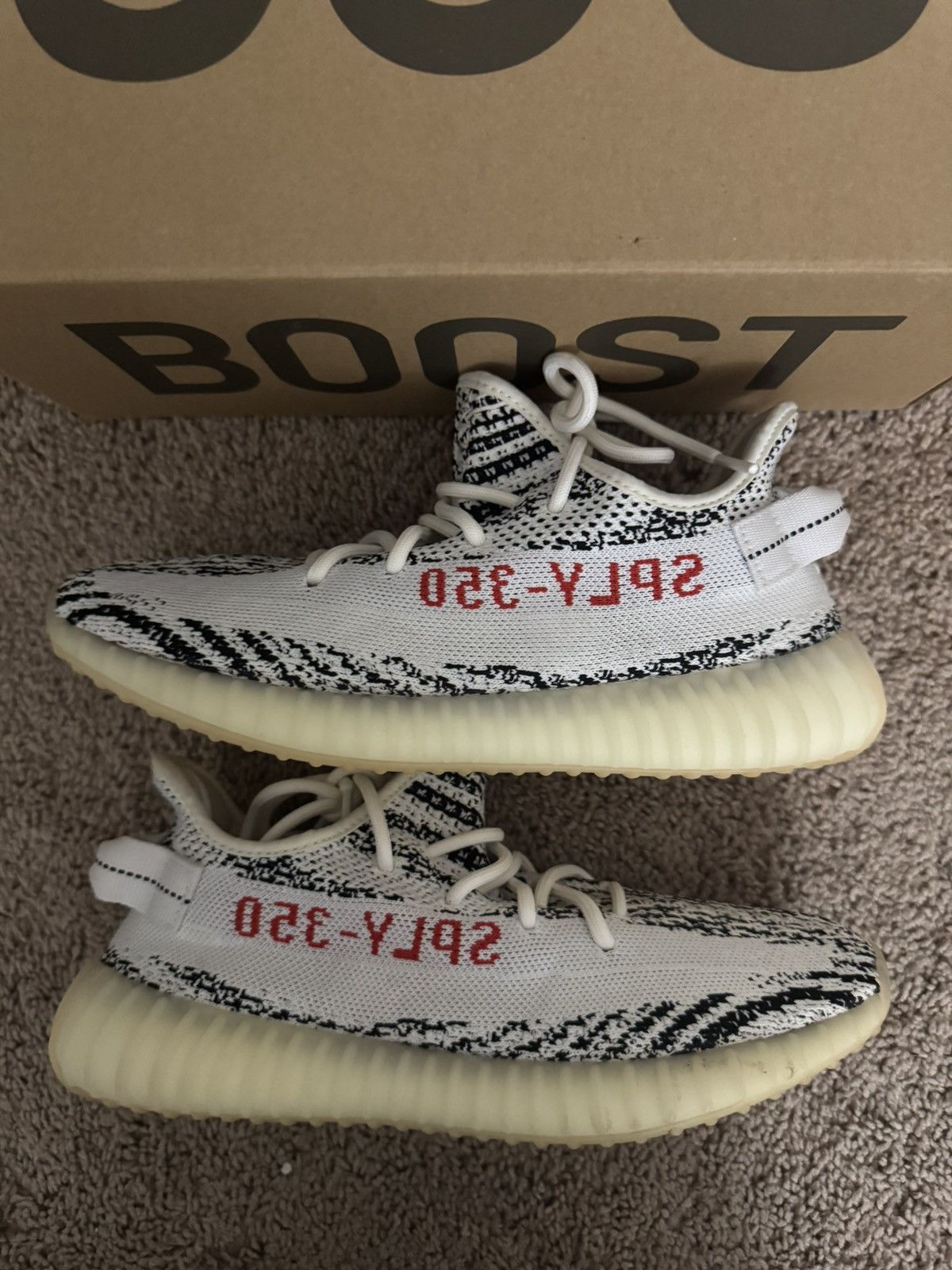 USED ADIDAS Yeezy Boost 350 V2 \