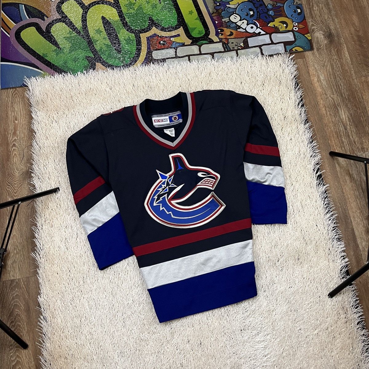 Vintage CCM NHL Vancouver Canucks Ice Hockey Jersey 90s