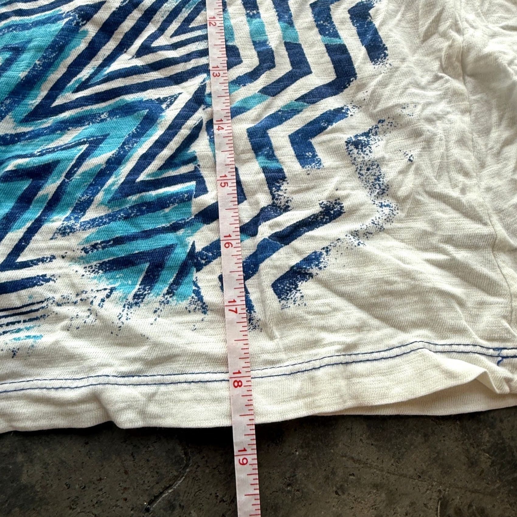 Vintage VINTAGE Y2K Abstract Mcbling Rhinestone Blue White V Neck Graphic Tee Women's XL Shirt Size XL / US 12-14 / IT 48-50 - 4 Thumbnail