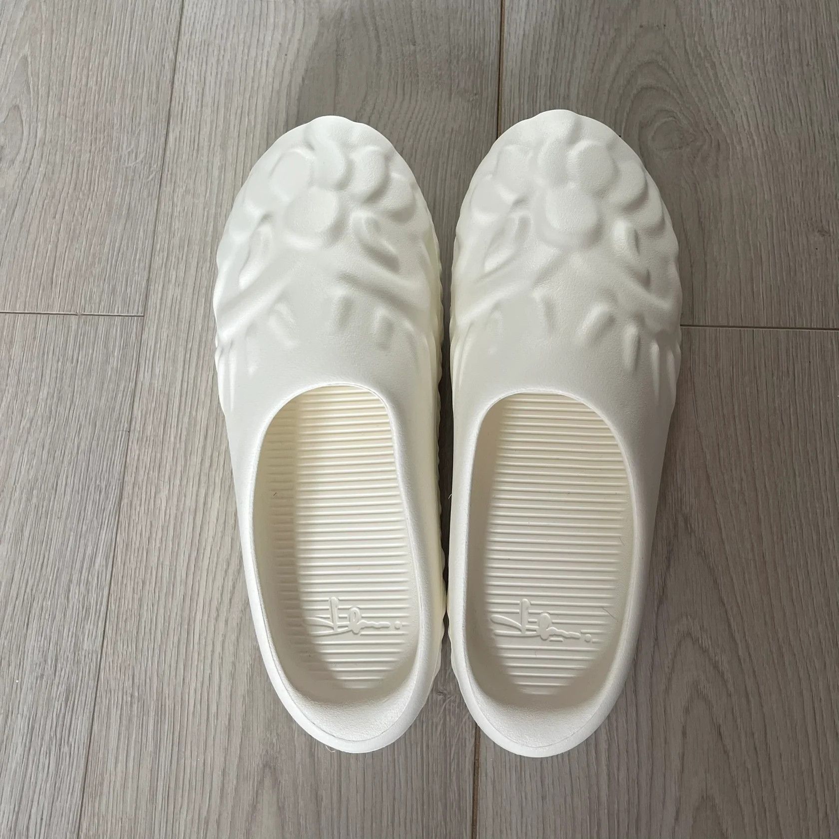 Other UK Slawn Shapes Snow Stompaz Sliders X-Large Size US 13 / EU 46 - 3 Thumbnail