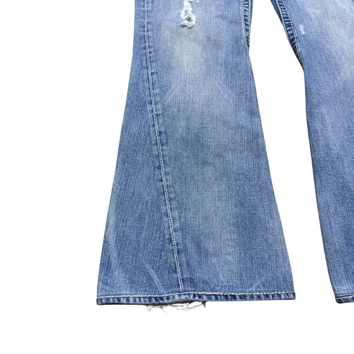 True Religion True Religion Joey Big T Distressed Denim Flare Jeans Size US 31 - 8 Thumbnail