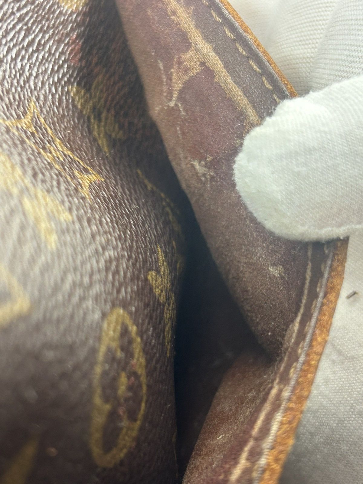 Louis Vuitton Louis Vuitton Monogram Crossbody Bag Size ONE SIZE - 8 Thumbnail