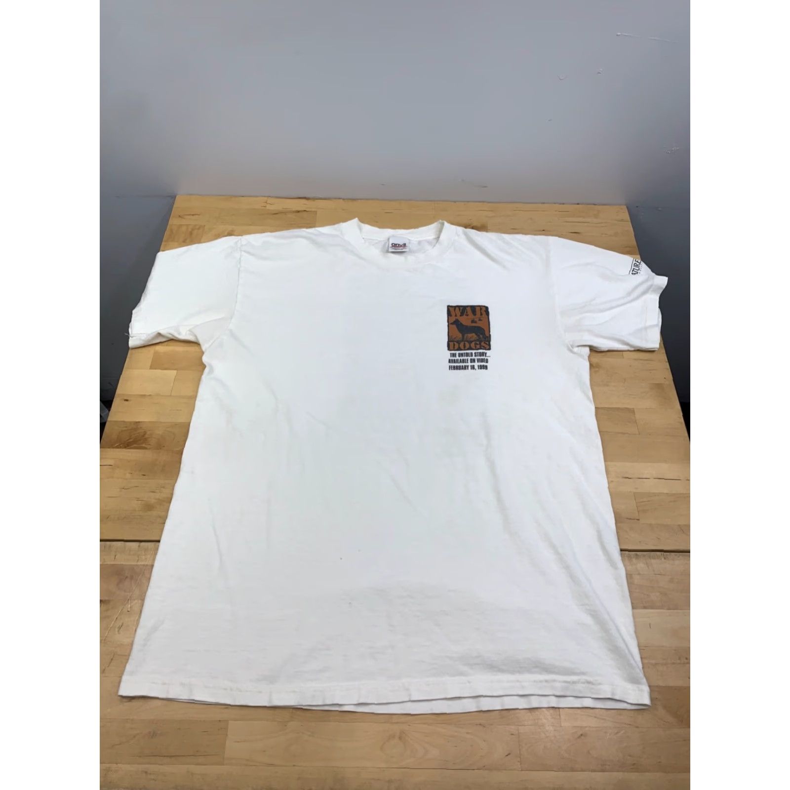 Anvil VINTAGE War Dogs Documentary Shirt Mens XL White 90s Anvil T-Shirt (Cotton) Size US XL / EU 56 / 4 - 2 Thumbnail