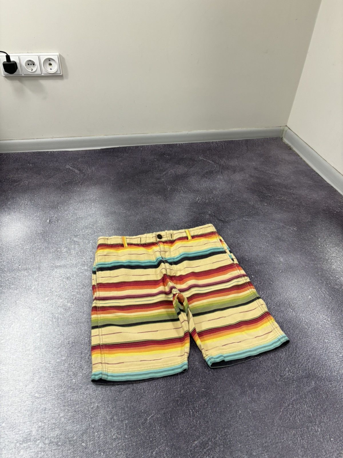 Japanese Brand Purple & Yellow Japanese Rare Multicolor Hype Shorts Size US 30 / EU 46 - 3 Thumbnail