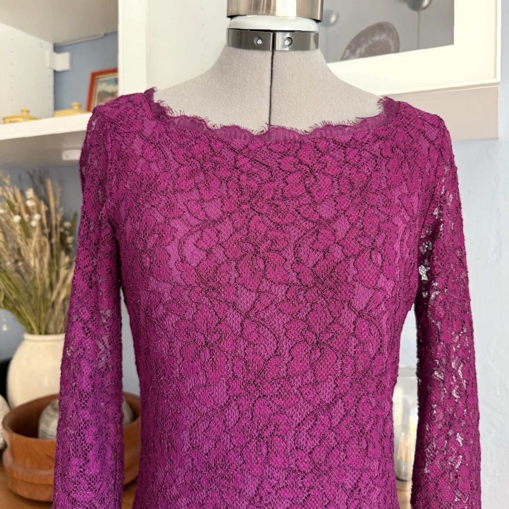 Diane von Furstenberg Diane von Furstenberg Zarita Lace Sheath Dress Beet Size 8 Dress Size M / US 6-8 / IT 42-44 - 3 Thumbnail