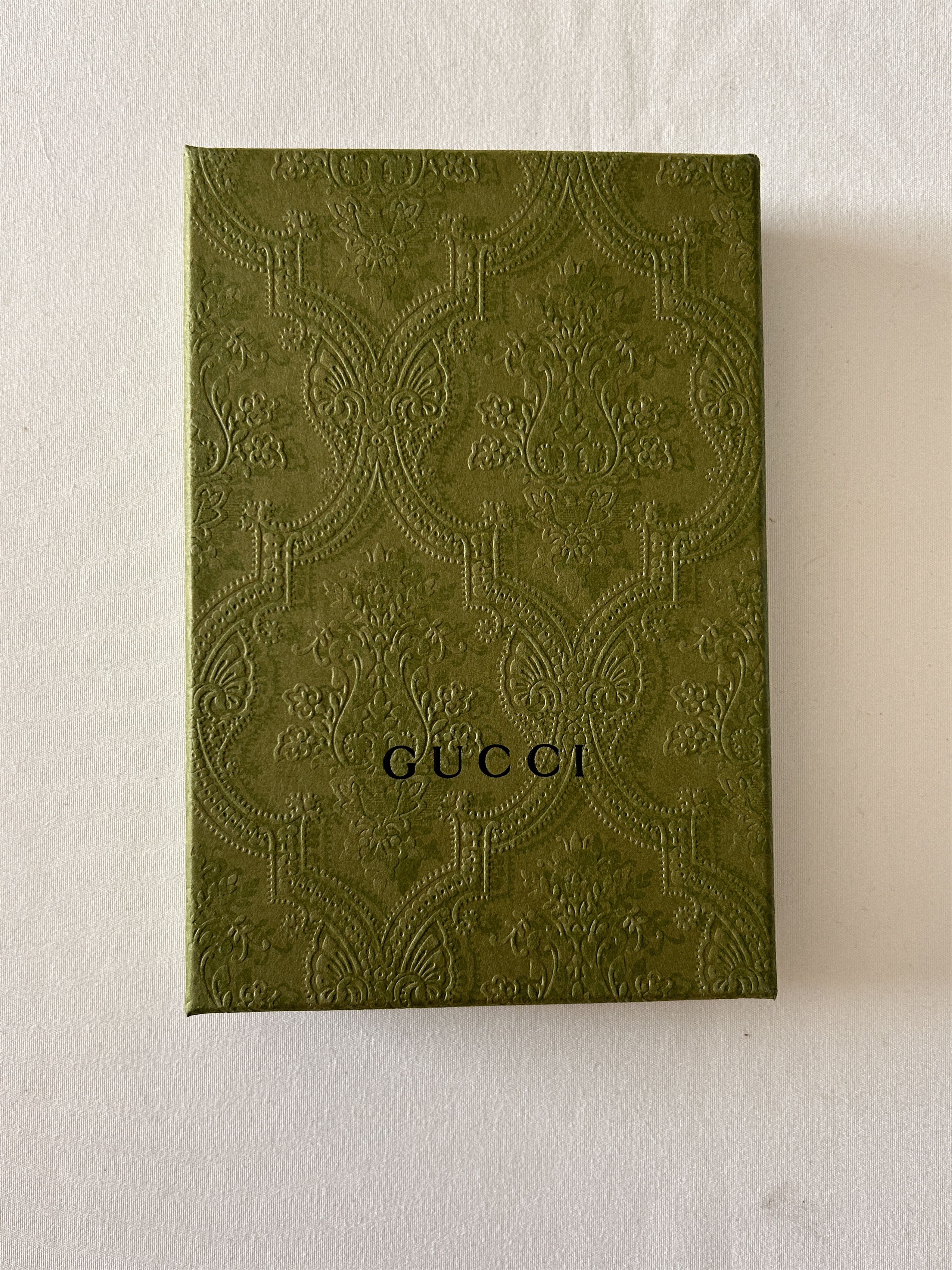 Gucci NWT Gucci GG Supreme PVC iPhone 14 Case Beige 753609 Size ONE SIZE - 3 Thumbnail
