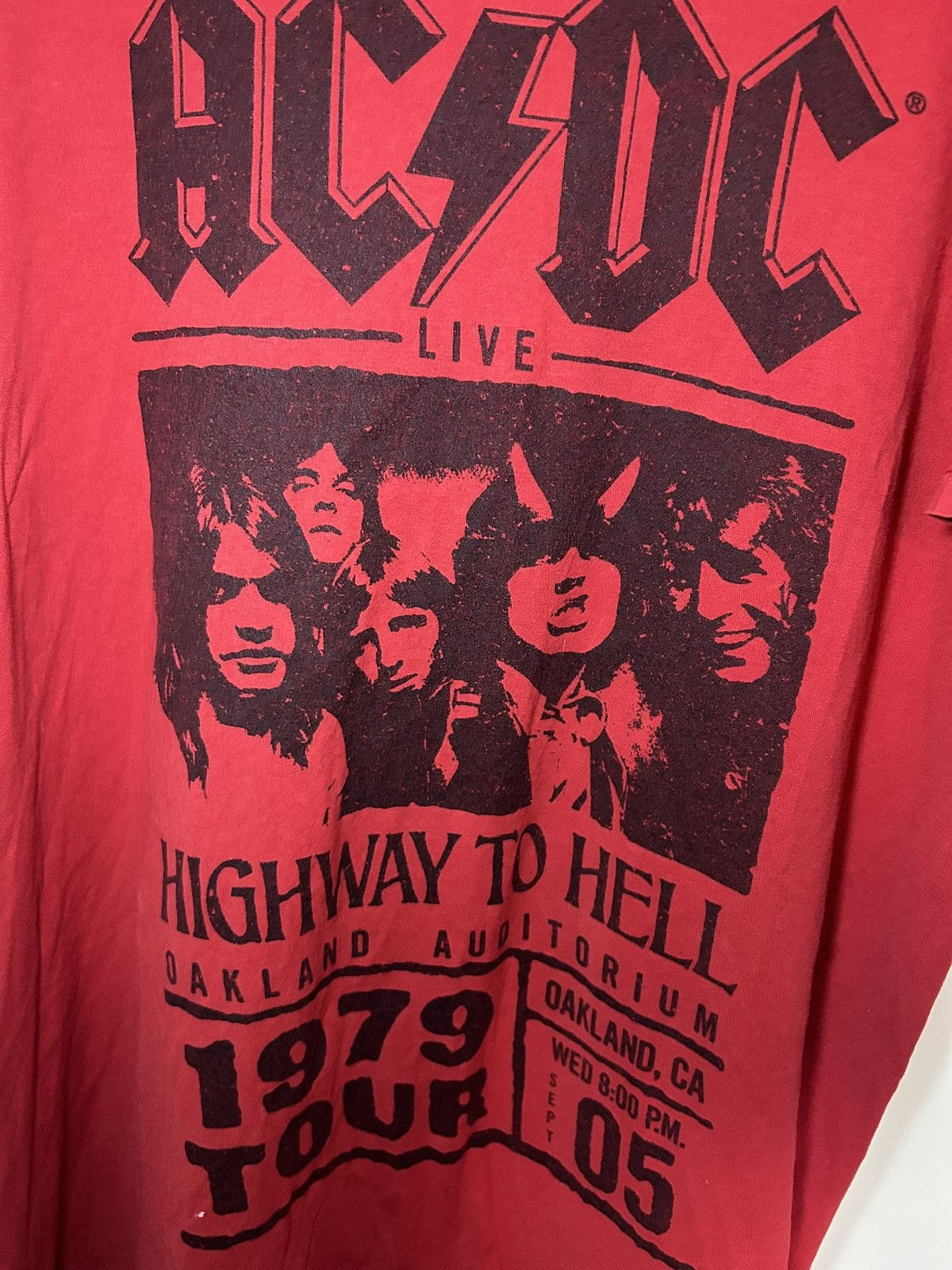 AC/DC 2015 AC/DC highway to hell 1979 tour Oakland, CA t-shirt Size US XL / EU 56 / 4 - 4 Thumbnail