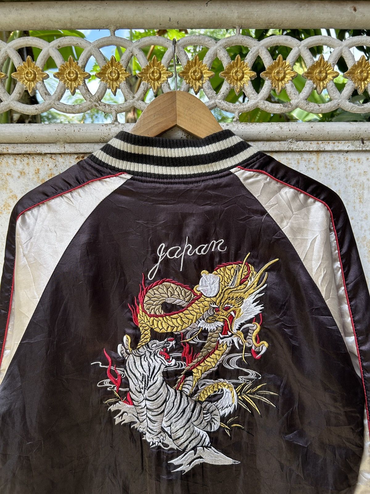 Vintage Vintage Japanese Sukajan Dragon Tiger bomber Jacket Size US M / EU 48-50 / 2 - 3 Thumbnail