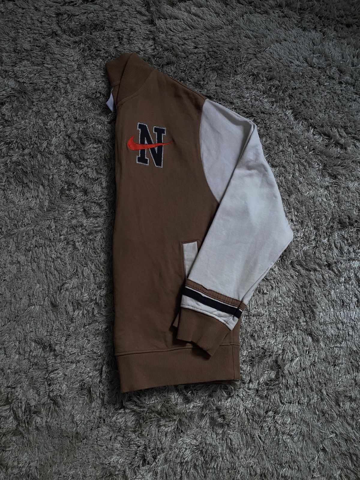 Nike Nike versity bomber jacket Size US L / EU 52-54 / 3 - 3 Thumbnail